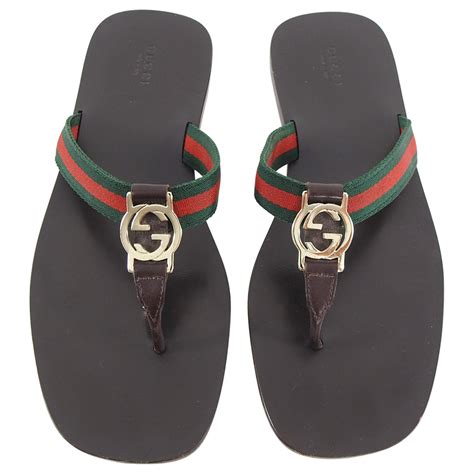 women gucci flip flops sandals.